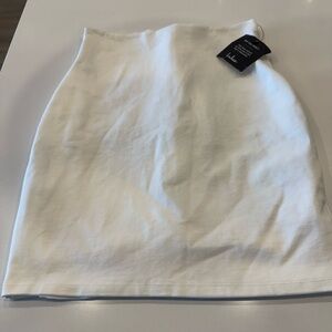 Lulu's Classic White Pencil Skirt